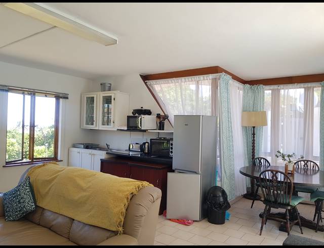 5 BEDROOM FREESTANDING FOR SALE IN CLANSTHAL